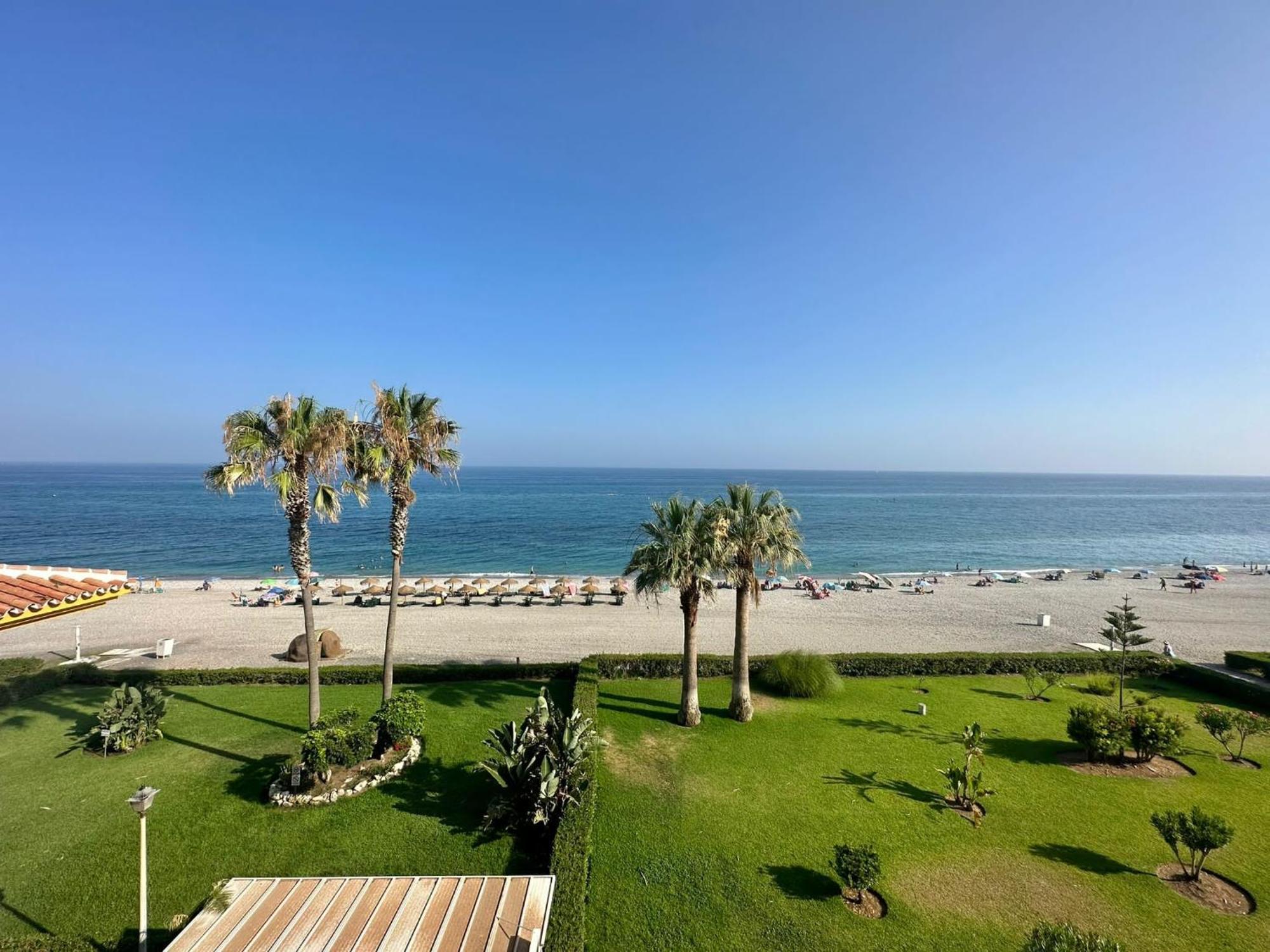 Apartamento Frontal Al Mar Penoncillo Apartment *